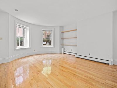 Primary Photo - 19 Upton St