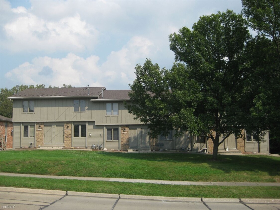 1545 NW 84th St, Clive, IA 50325 Townhome Rentals in Clive IA