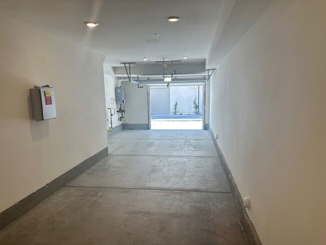 Building Photo - New built in 2024 2 bed 2.5 bath!