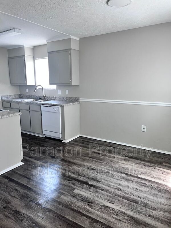 Building Photo - 2575 Tobacco Rd