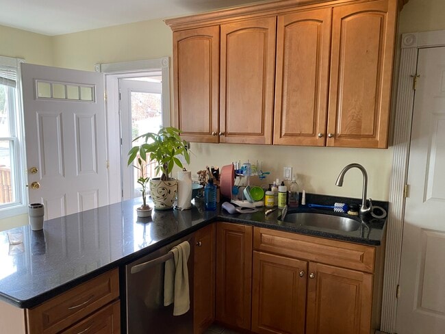 Building Photo - 94 Meadowbrook Rd