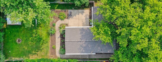 Foto del edificio - UPDATED 3 BR/1 BATH CENTRALLY LOCATED IN GREEN BAY