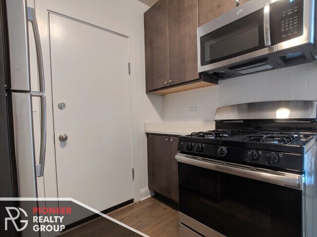 Foto del edificio - 2649 N Spaulding Ave