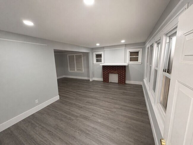 Building Photo - 13944 Winthrop St