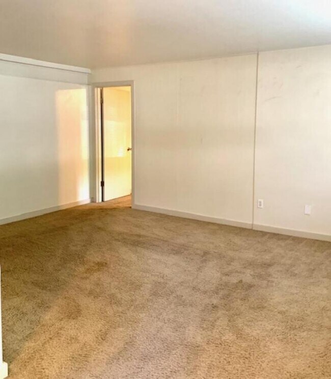 2 bedroom in Seattle WA 98122 Condo for Rent in Seattle, WA