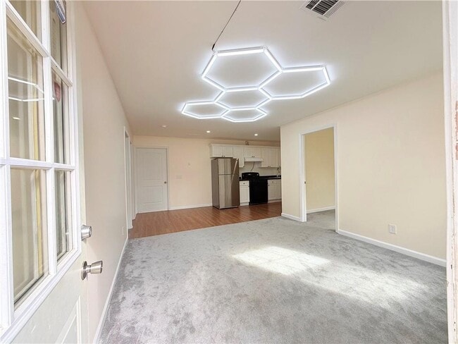 Foto del edificio - 893 Hawthorn Ln