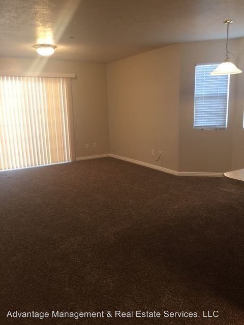 Building Photo - 3 br, 2 bath House - 105 W. Daybreak Lane