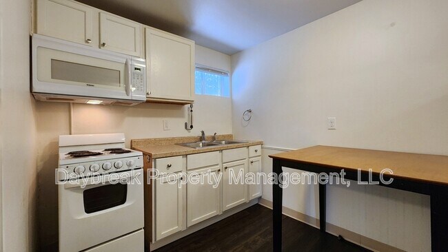 Foto del edificio - 611 9th Ave N