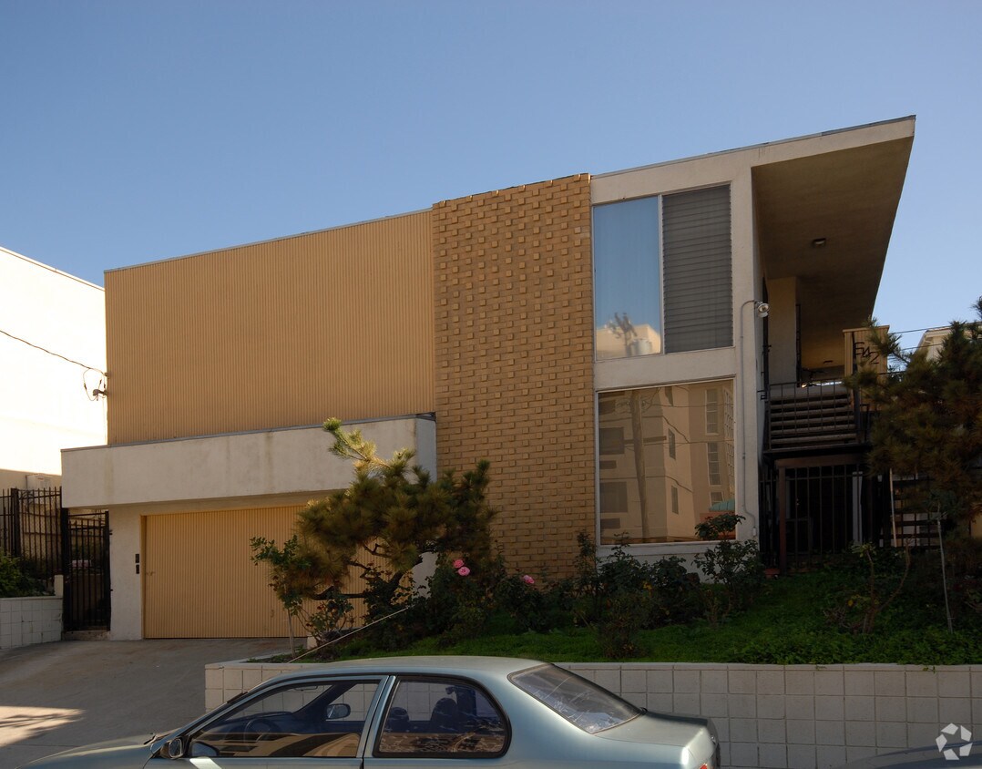 Primary Photo - 642 N Grand Ave