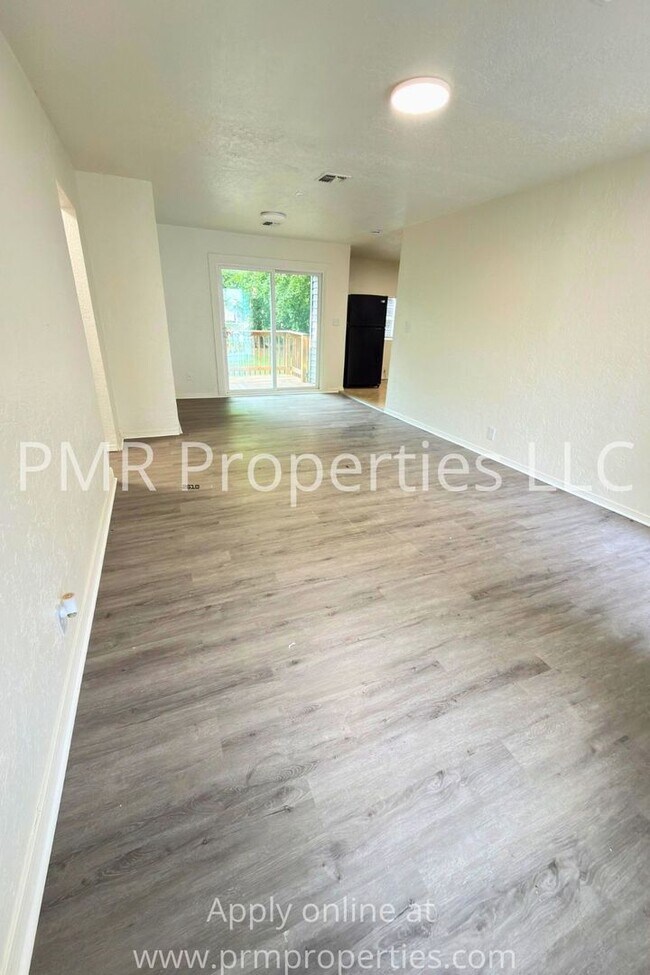 Foto del edificio - 3 Bedrooms / 1 Bathroom House