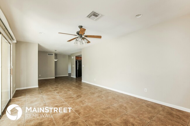 Foto del edificio - 5725 W Yucca St