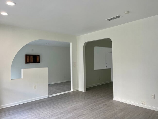 Foto del edificio - Spacious 3 Bedroom Ranch Under $1,400!