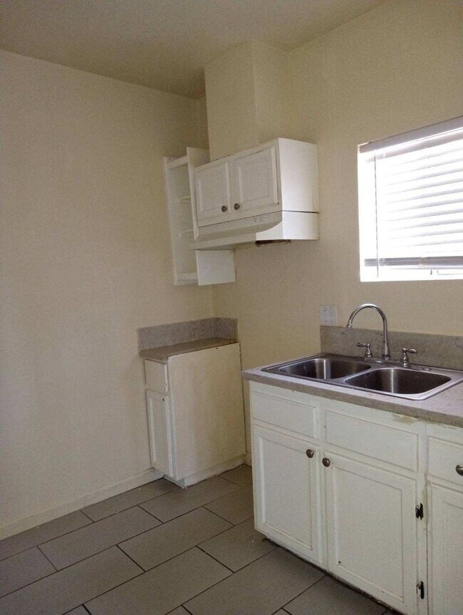 Building Photo - 4711 Honduras St