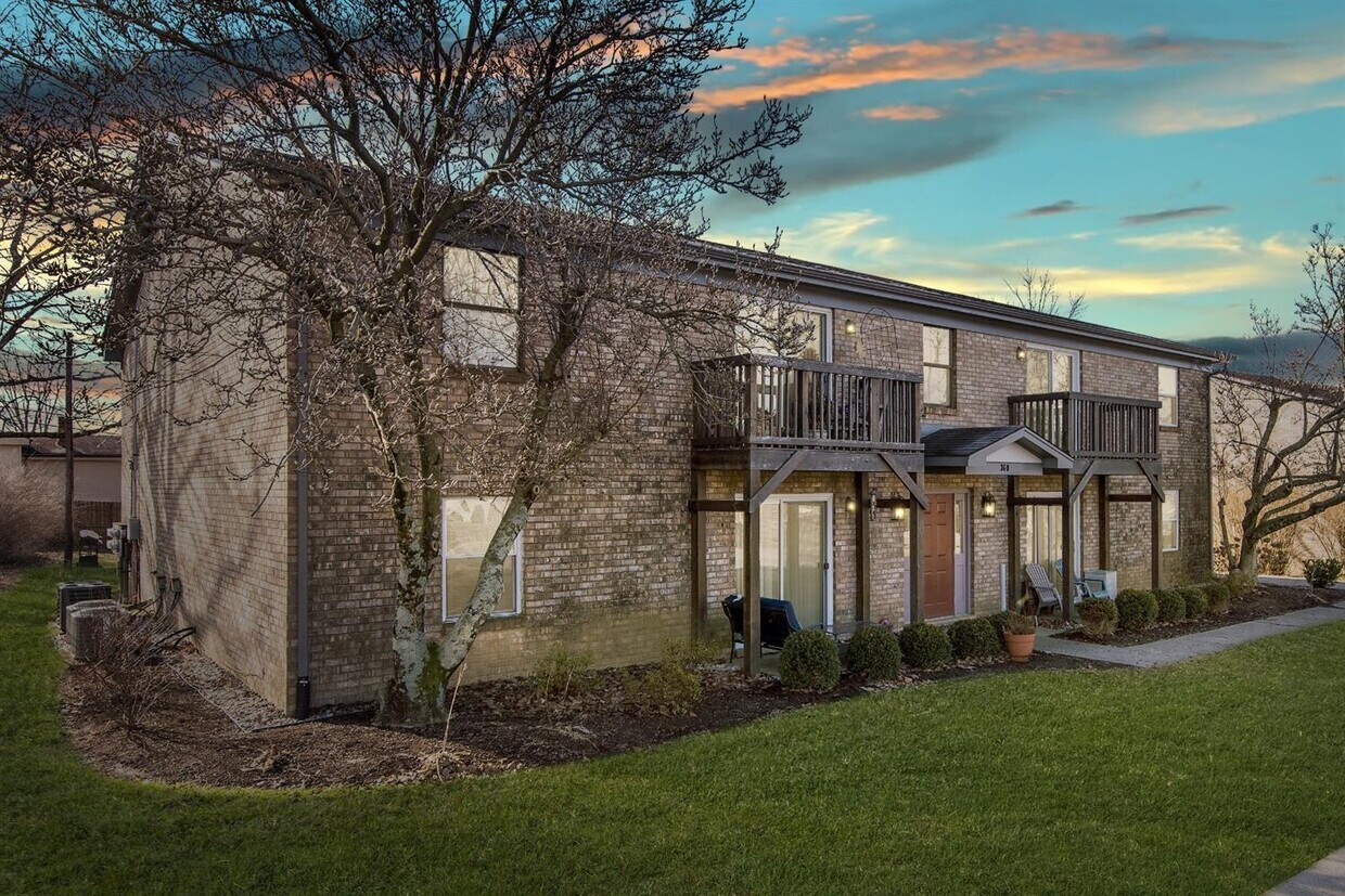 Foto principal - 360 Redding Rd