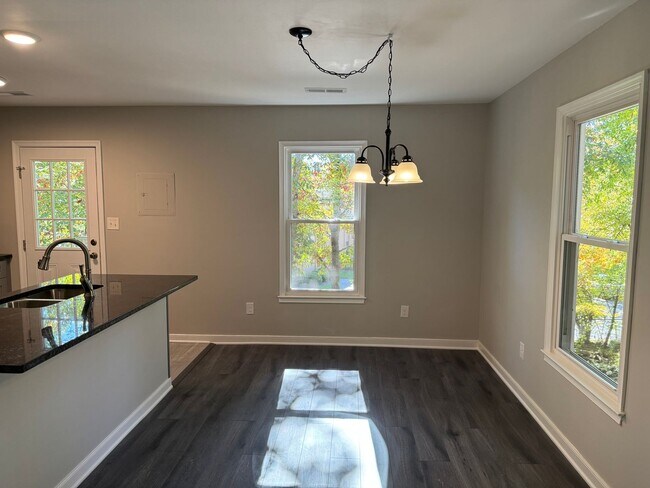 Building Photo - 1707 Choate Pl