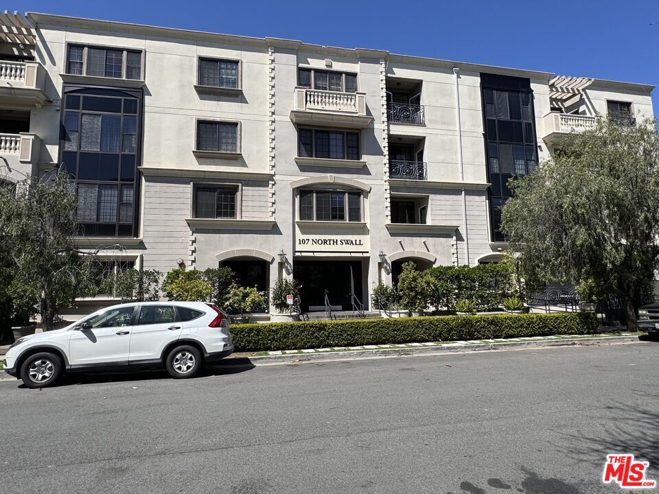 Foto principal - 107 N Swall Dr