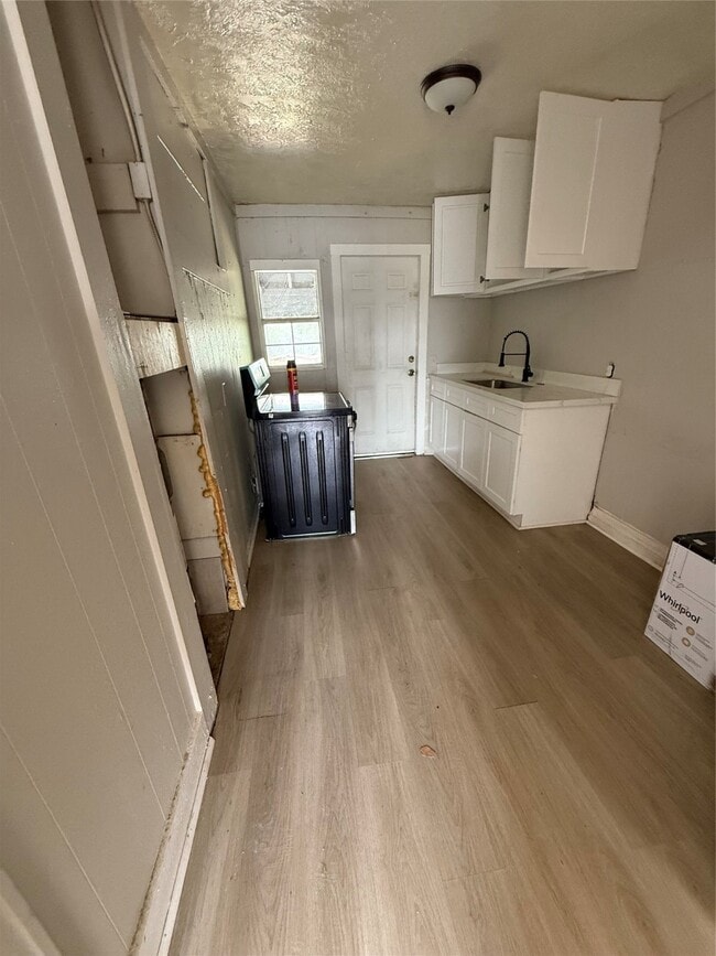 Foto del edificio - 126 W 6th St