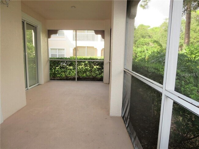 Building Photo - 4256 Central Sarasota Pkwy