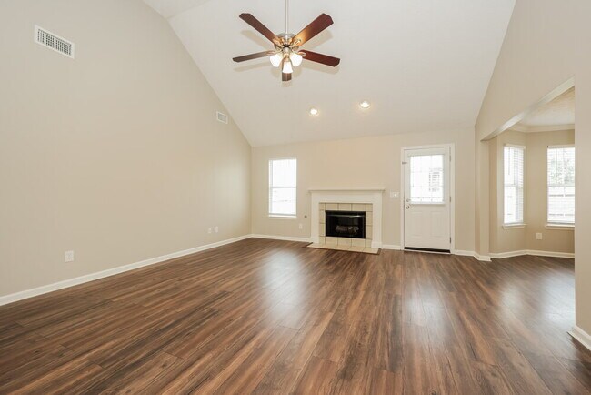 Foto del edificio - 5100 Brookstone Ct