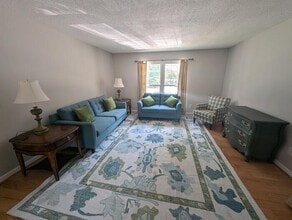 Building Photo - 3600 Chateau Dr