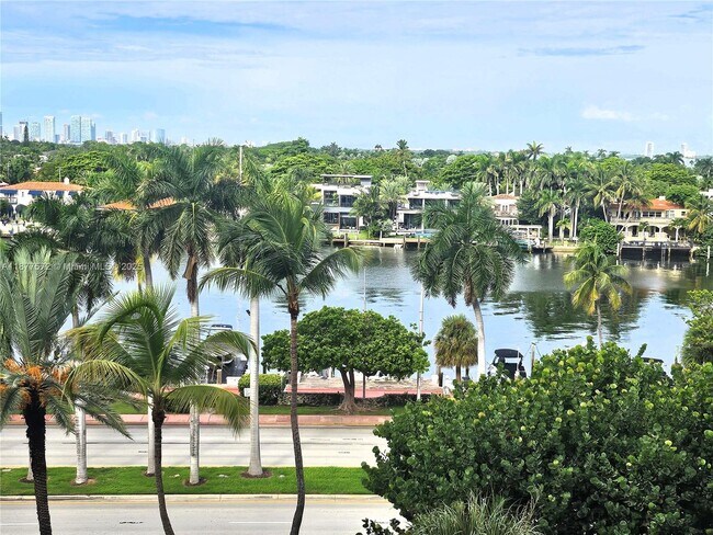 Building Photo - 5161 Collins Ave