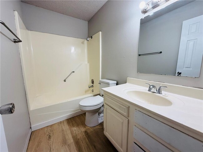 Foto del edificio - 1701 S West End St