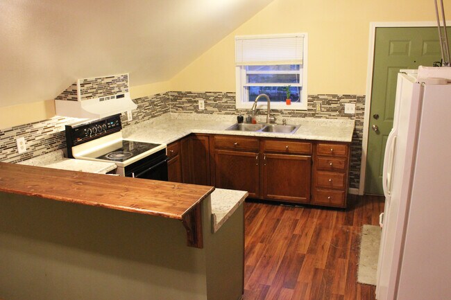 Cocina grande - 428 Merrick St