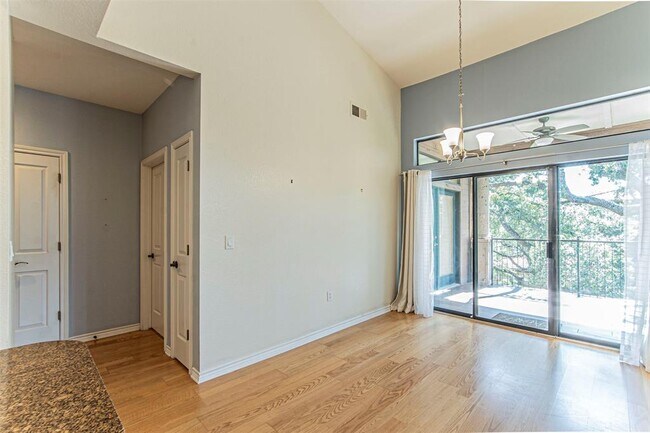 Foto del edificio - 300 San Gabriel Village Blvd