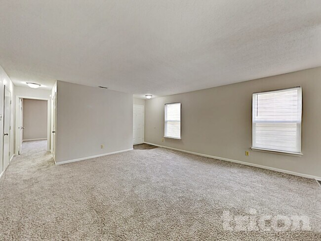 Foto del edificio - 1909 Blue Pine Ln