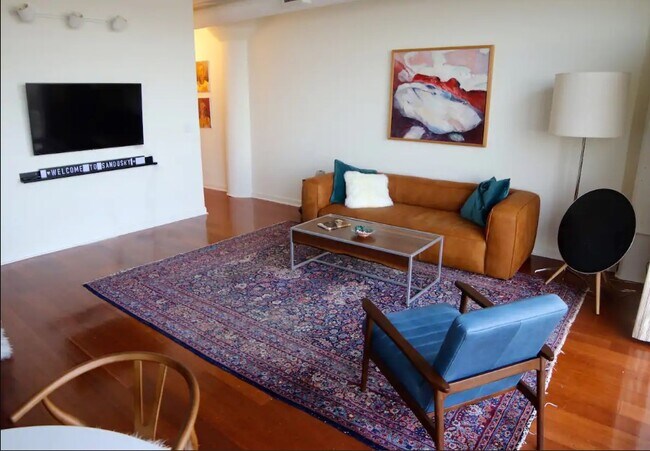 Foto del edificio - 401 W Shoreline Dr