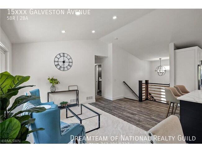 Building Photo - Pet Friendly, Gorgeous Modern Farmhouse st...