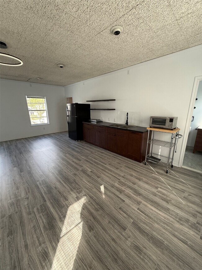 Foto del edificio - 618 E 16th St