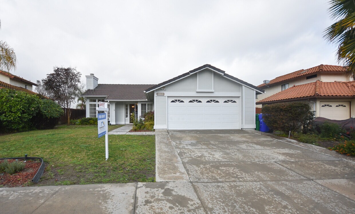 Primary Photo - Cute Single Story Oceanside Home!