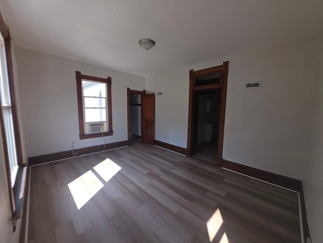 Building Photo - 300 Colona Ave