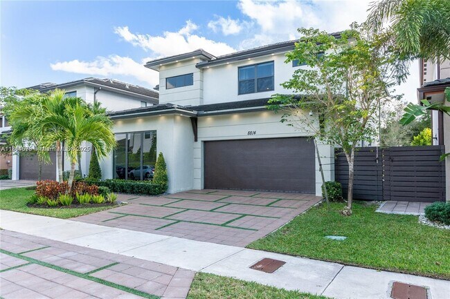 Foto del edificio - 8814 NW 154th Terrace