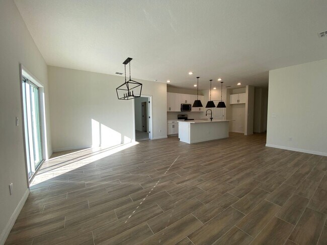 Building Photo - 4 br, 2 bath House - 3020 Buckhanon Trail