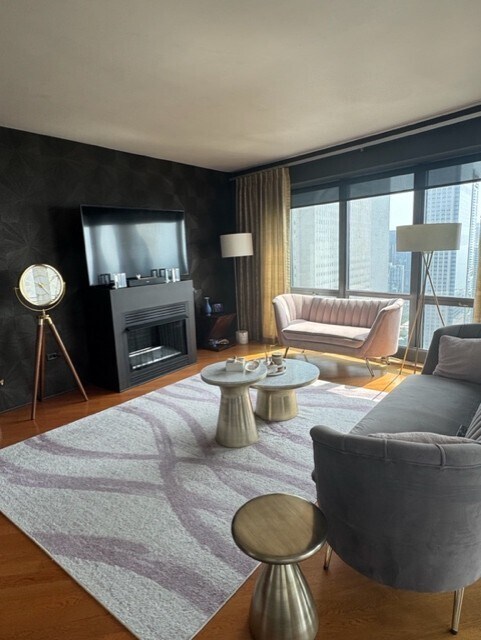 Foto del edificio - 130 N Garland Ct