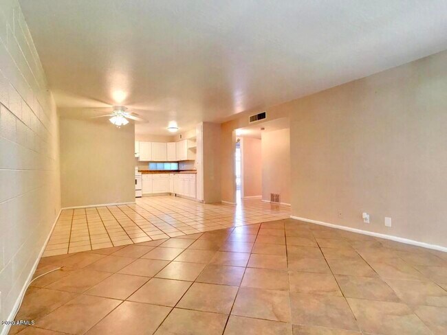 Foto del edificio - 1101 E Bethany Home Rd