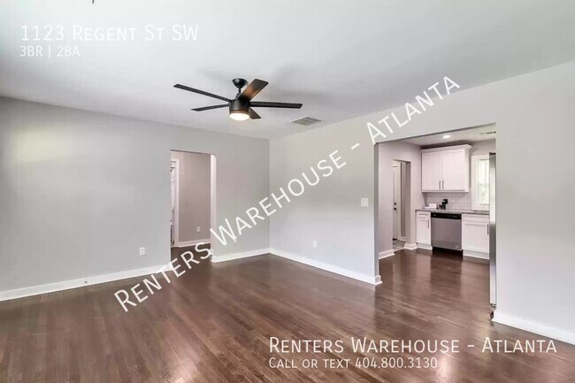 Building Photo - Beautifully Renovated 3 Bedroom Bungalow i...
