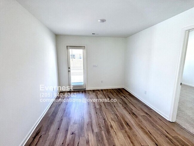 Foto del edificio - 1435 Long Leaf Ln