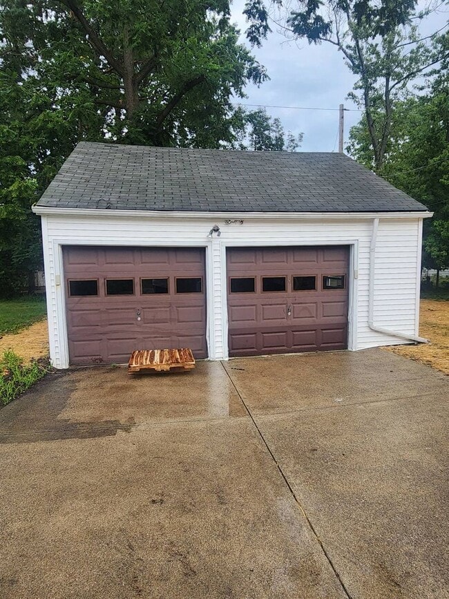 Building Photo - Your Dream 3-Bed, 2-Bath Home Awaits – Mov...