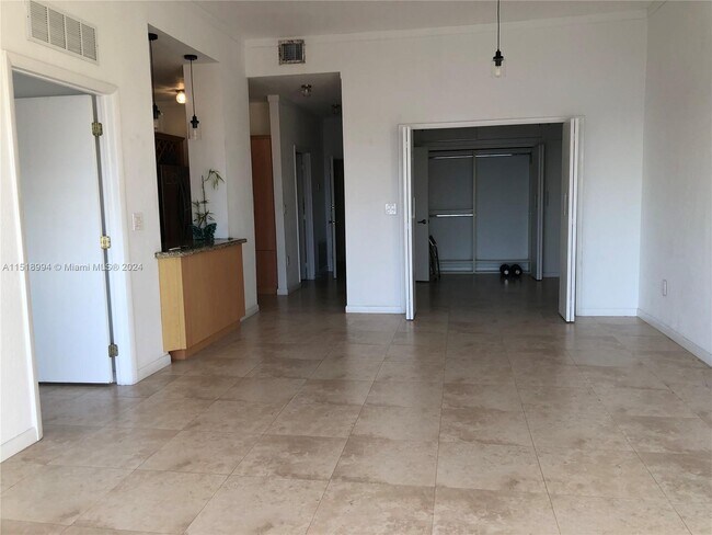 Foto del edificio - 18081 Biscayne Blvd