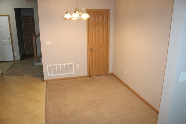 Foto del edificio - 2 bdrm, 2.5 bath Townhome