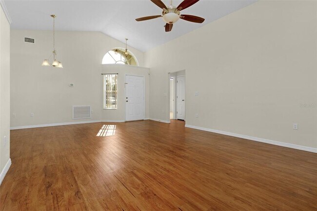 Foto del edificio - 2936 Twin Oaks Dr