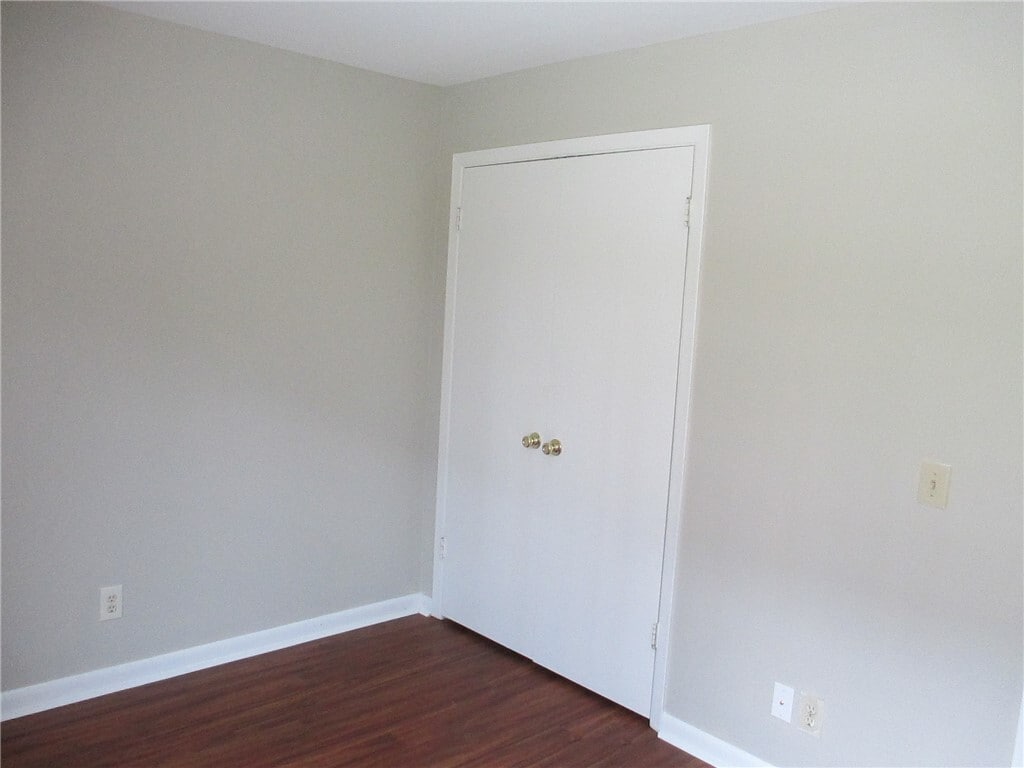 Building Photo - 220 Elm St