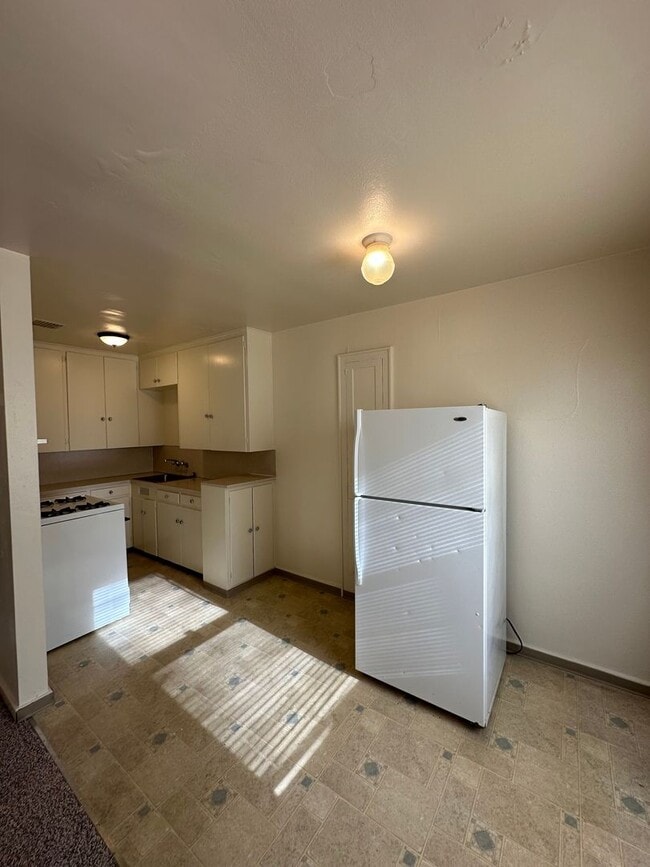 Building Photo - Charmholm