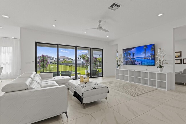 Building Photo - 12884 Wingspan Ct