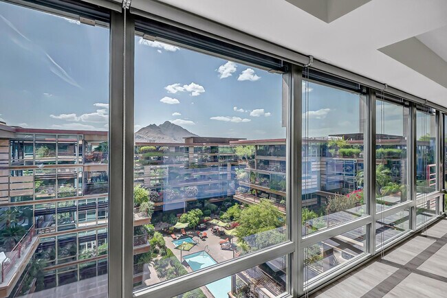 Foto del edificio - 7137 E Rancho Vista Dr