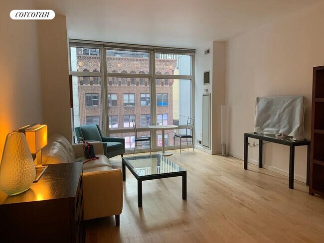 Foto del edificio - 1600 Broadway