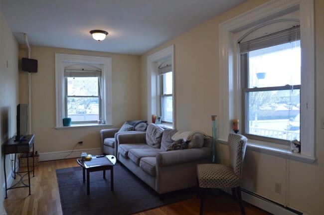 Building Photo - 207 Broadway
